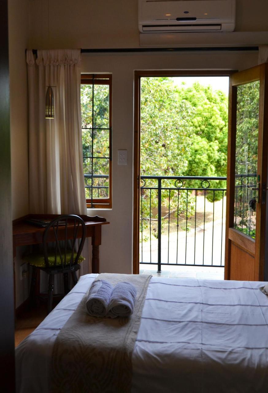 At Olive Guesthouse Vanderbijlpark Ngoại thất bức ảnh